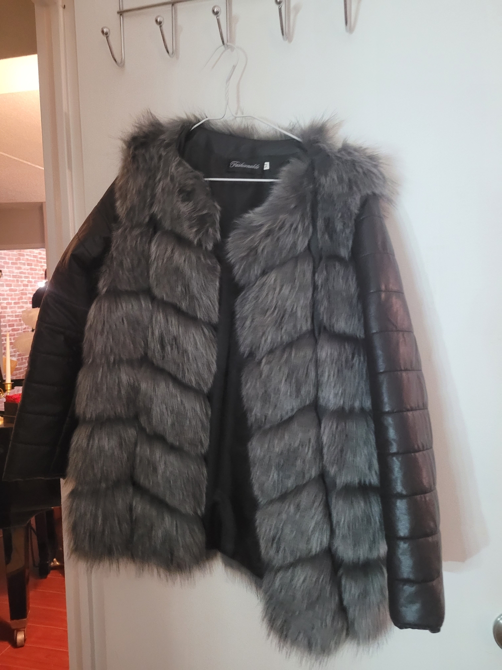 Faux Fur Front Panel Quilted Sleeve Jacket - Gray